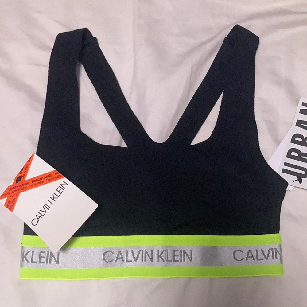🎉 Calvin Klein limited edition sports bra S NWT